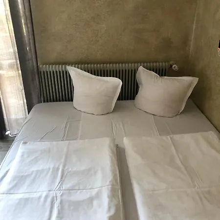 Haus Kaernten بيت ضيافة 2*