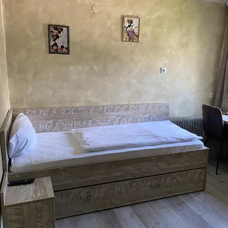 Haus Kaernten بيت ضيافة 2*