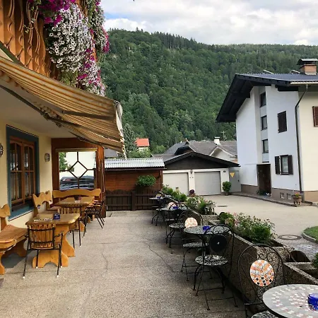 Haus Kaernten بيت ضيافة 2*